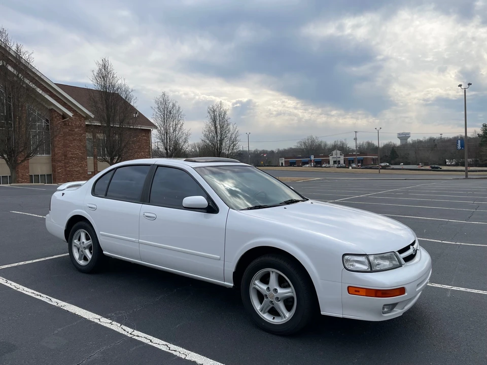 1997 Nissan Maxima 4th Gen - Image 13 of 31