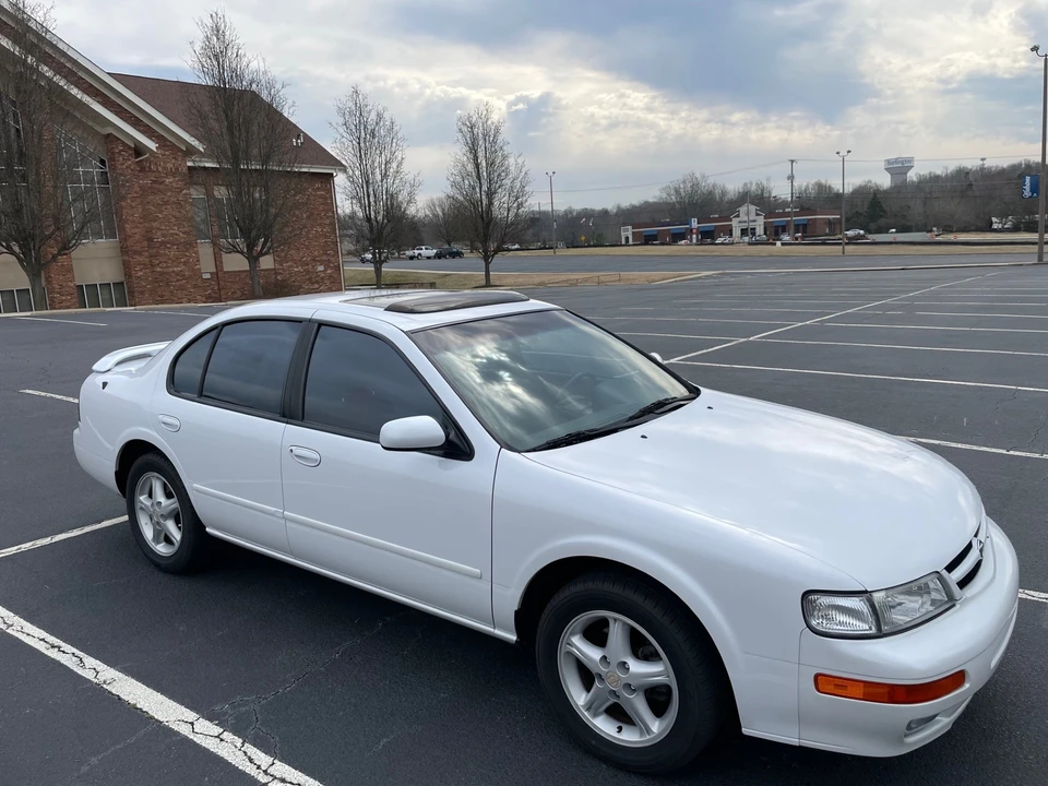 1997 Nissan Maxima 4th Gen - Image 2 of 31