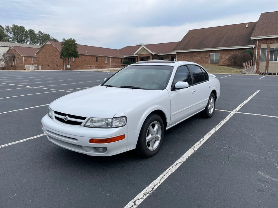 1997 Nissan Maxima 4th Gen - Image 4 of 31