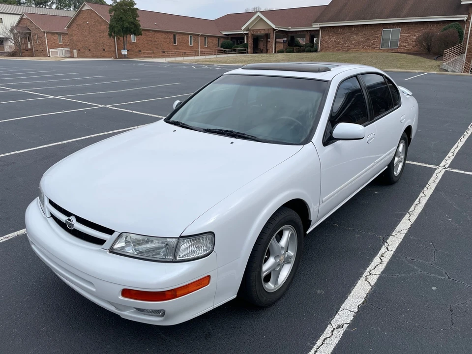 1997 Nissan Maxima 4th Gen - Image 5 of 31
