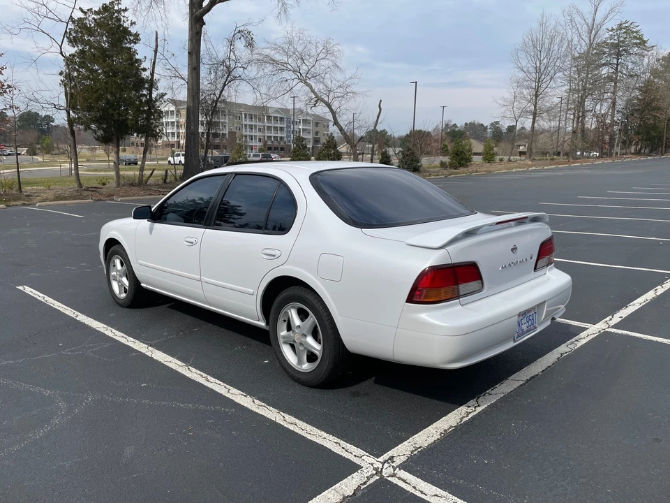 1997 Nissan Maxima 4th Gen - Image 7 of 31