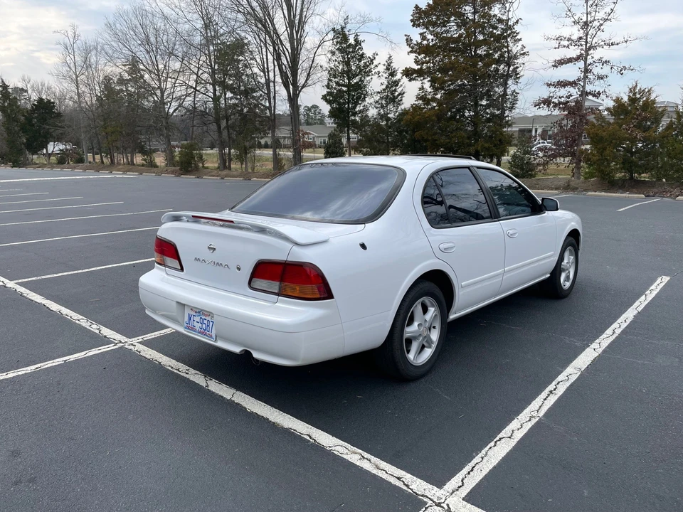 1997 Nissan Maxima 4th Gen - Image 10 of 31