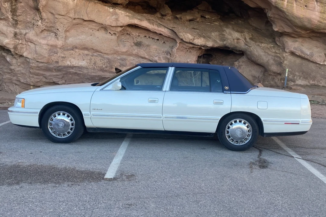 1998 Cadillac DeVille 7th Gen - Image 14 of 31