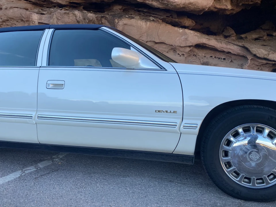 1998 Cadillac DeVille 7th Gen - Image 21 of 31