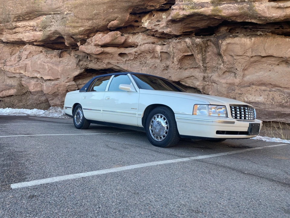 1998 Cadillac DeVille 7th Gen - Image 9 of 31