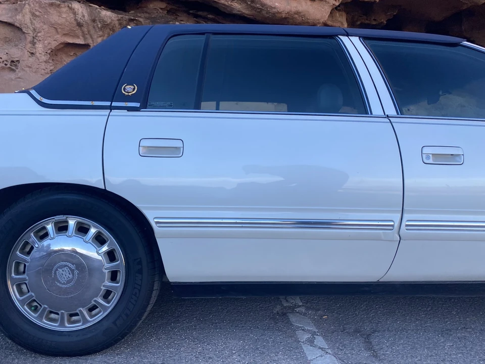 1998 Cadillac DeVille 7th Gen - Image 23 of 31
