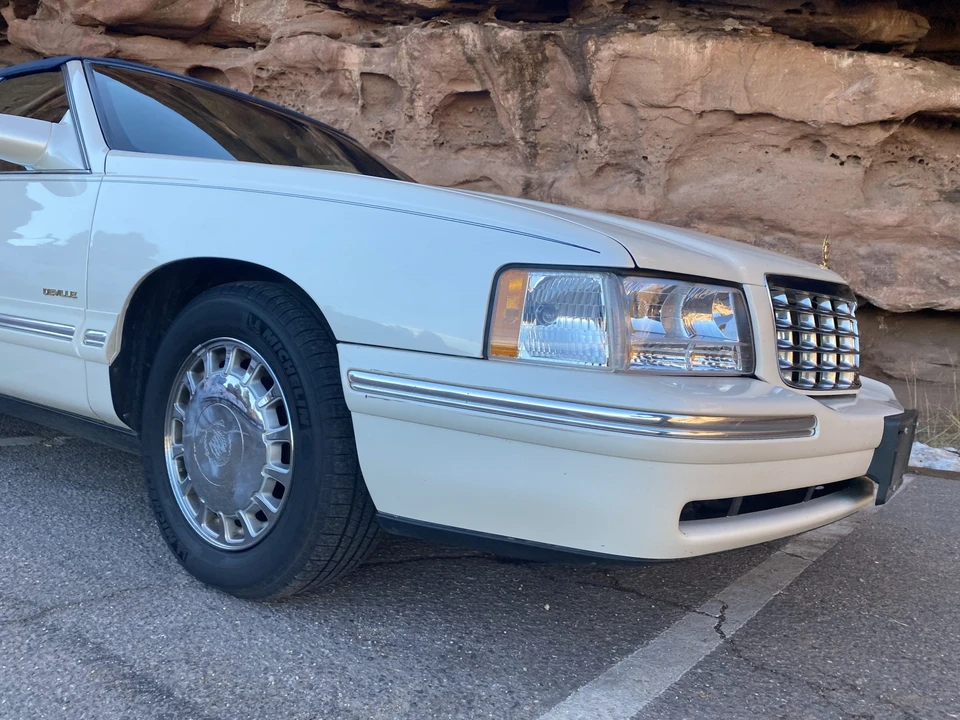 1998 Cadillac DeVille 7th Gen - Image 19 of 31