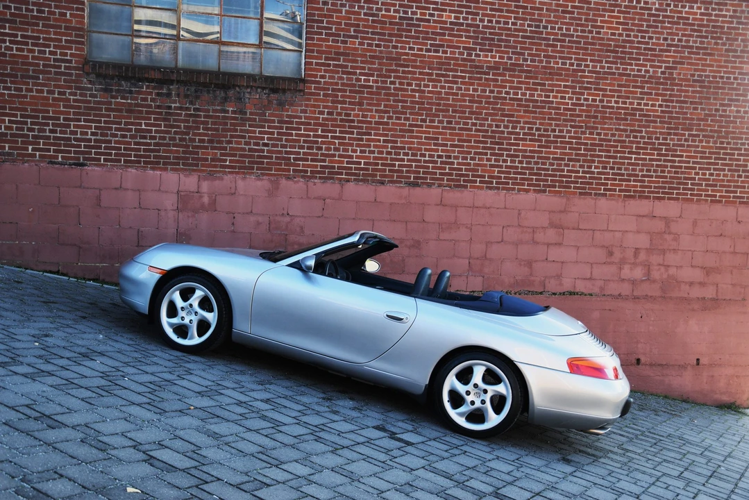 1999 Porsche 996 Carrera - Image 30 of 31