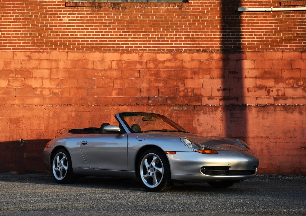 1999 Porsche 996 Carrera - Image 24 of 31