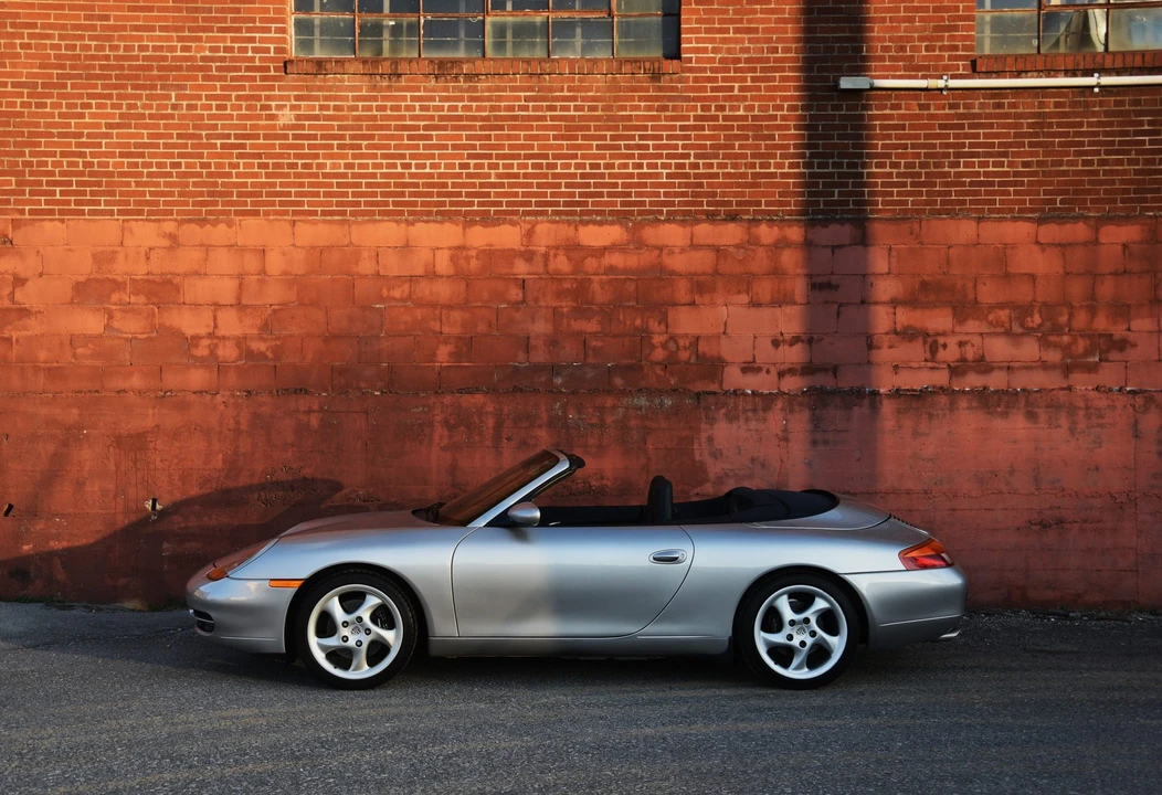 1999 Porsche 996 Carrera - Image 7 of 31