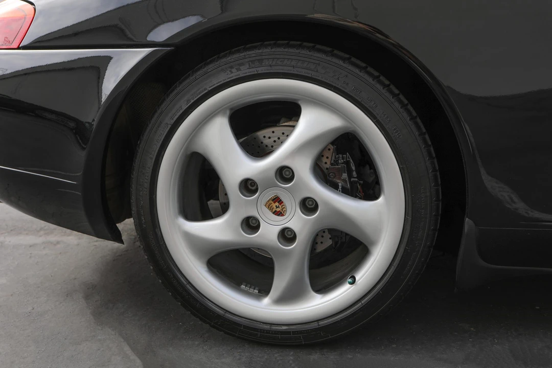 1999 Porsche 996 Carrera - Image 28 of 31