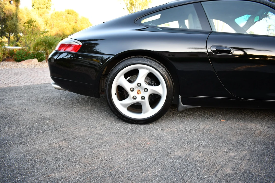 1999 Porsche 996 Carrera - Image 19 of 31