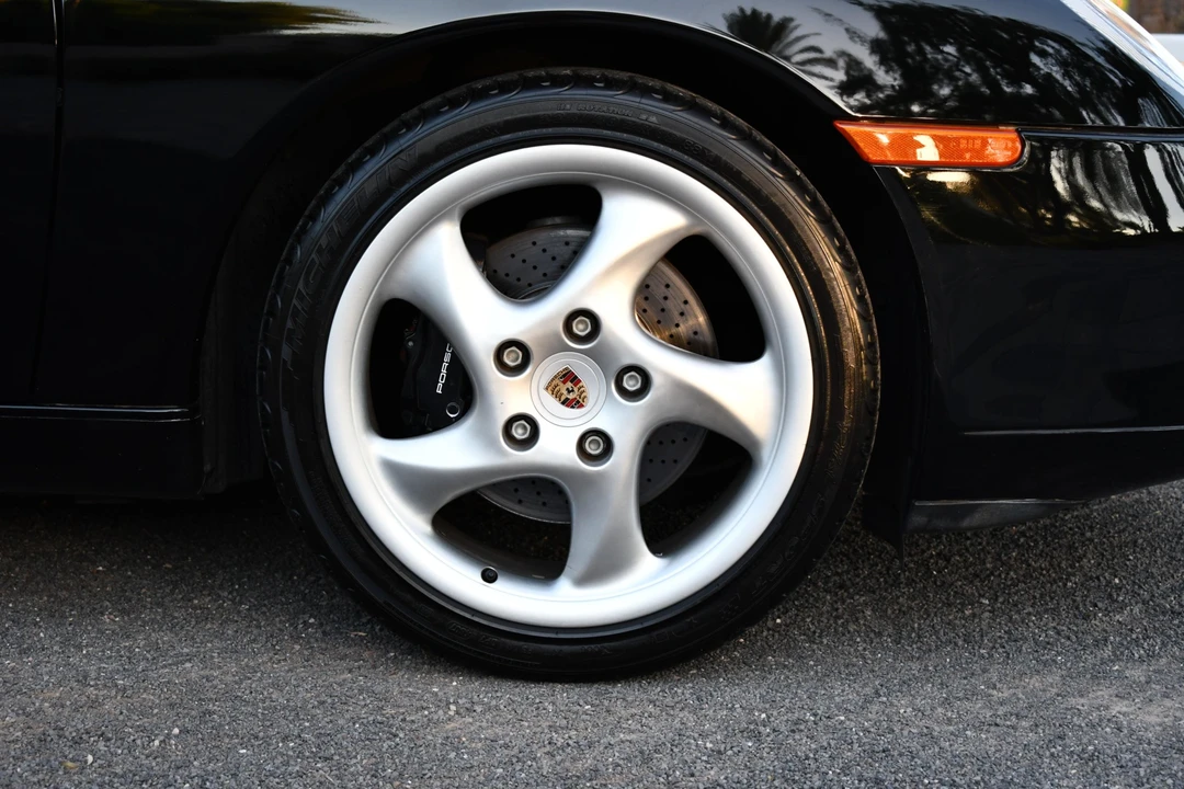1999 Porsche 996 Carrera - Image 22 of 31