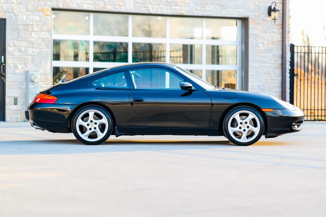 1999 Porsche 996 Carrera - Image 25 of 31