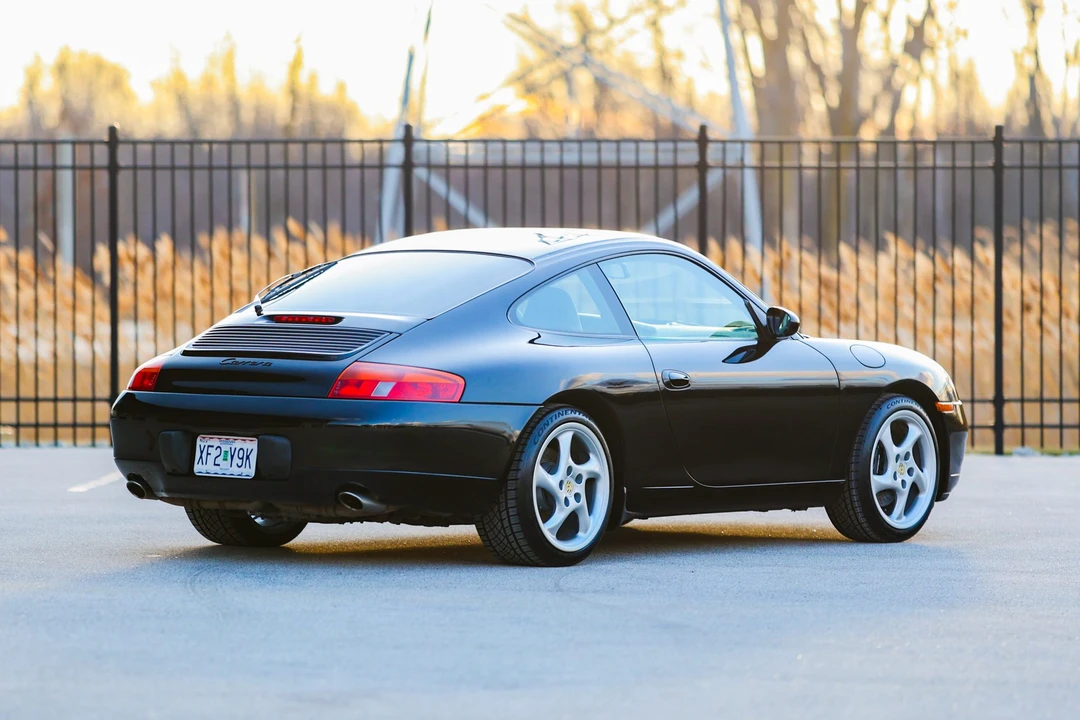 1999 Porsche 996 Carrera - Image 27 of 31