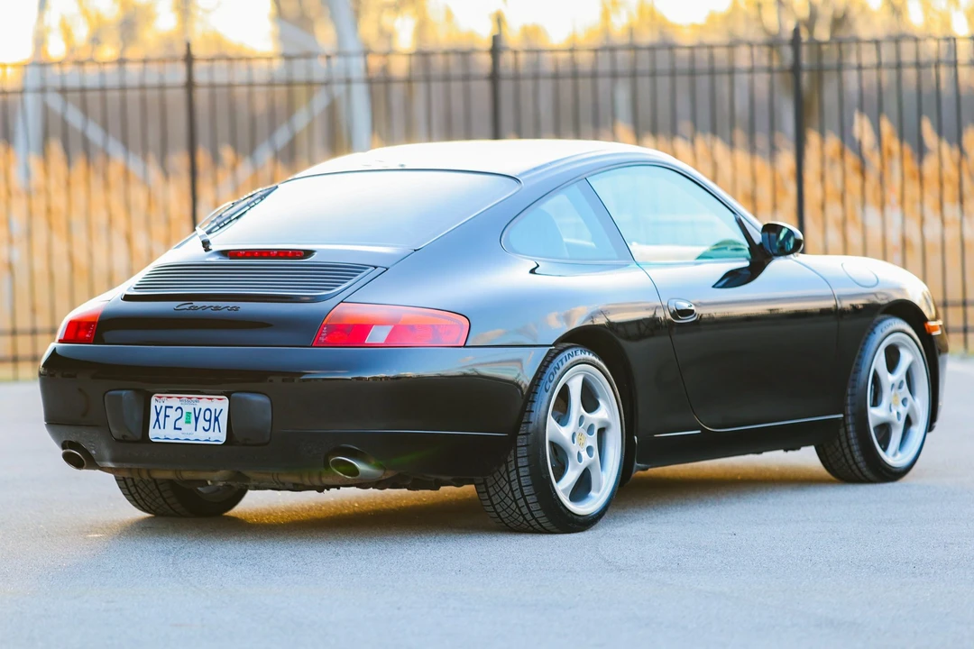 1999 Porsche 996 Carrera - Image 28 of 31
