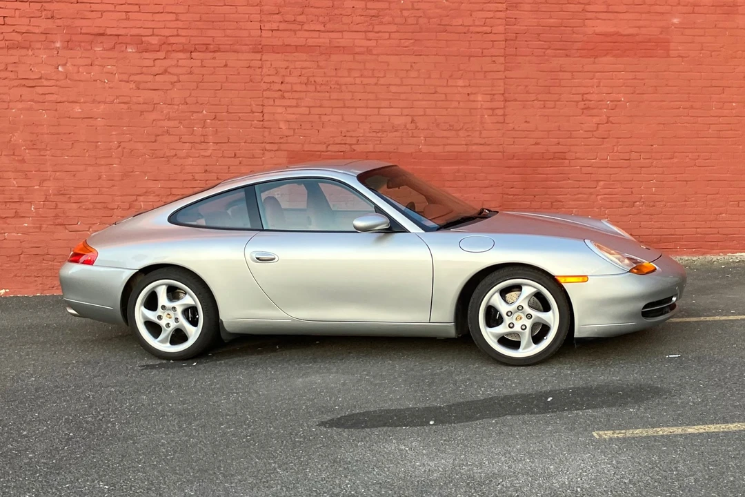 1999 Porsche 996 Carrera - Image 24 of 31