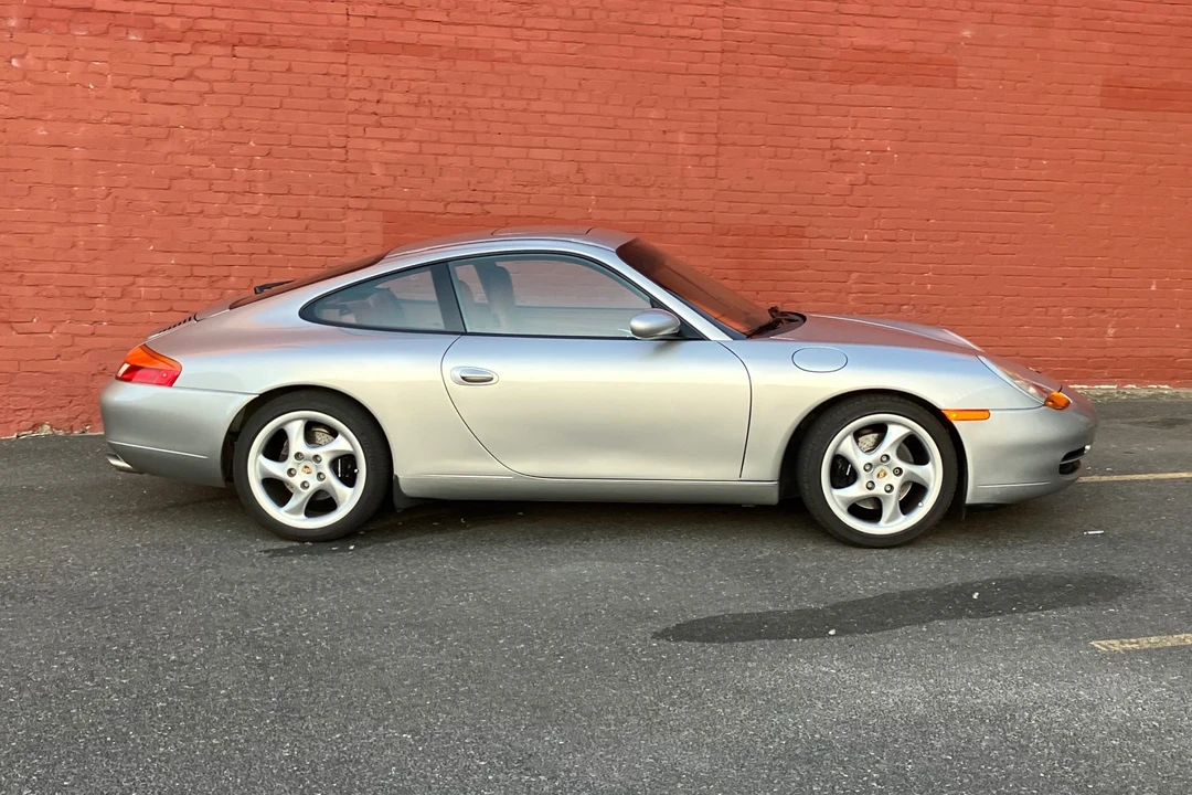 1999 Porsche 996 Carrera - Image 25 of 31