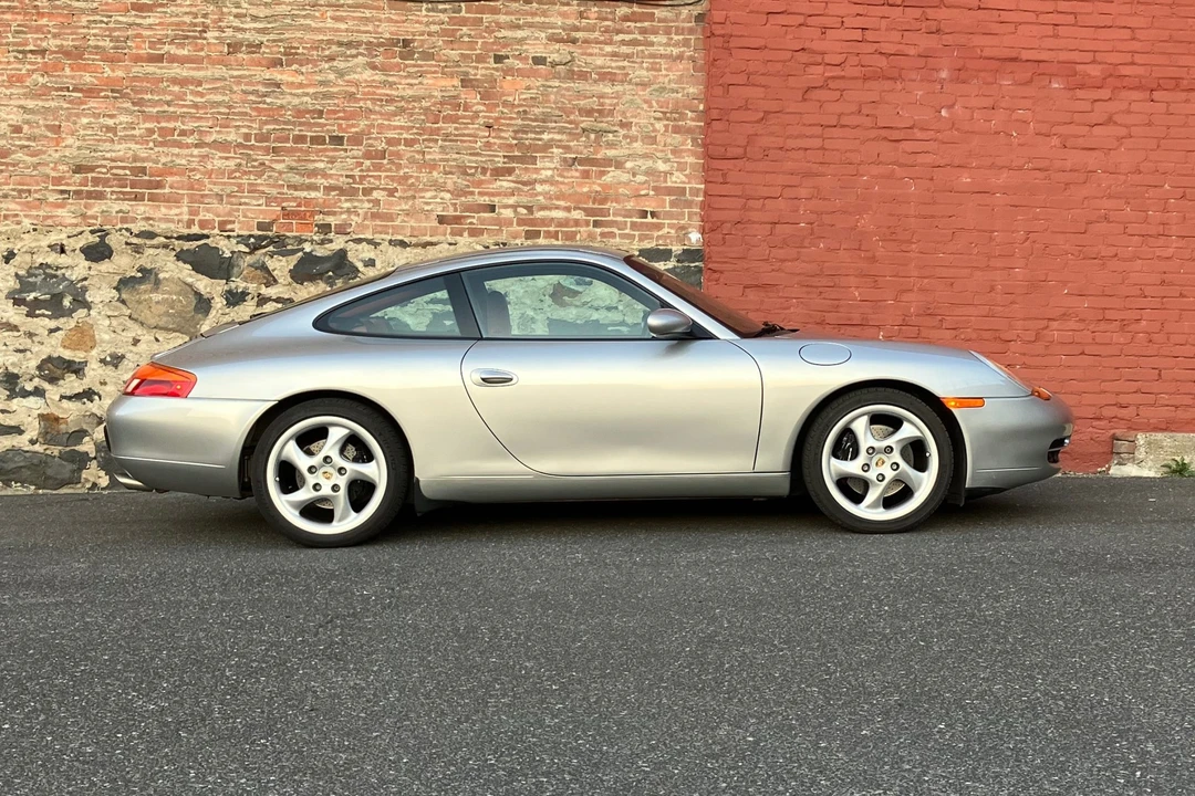 1999 Porsche 996 Carrera - Image 26 of 31