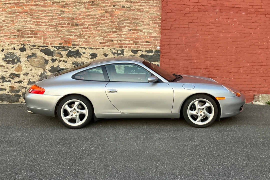 1999 Porsche 996 Carrera - Image 28 of 31