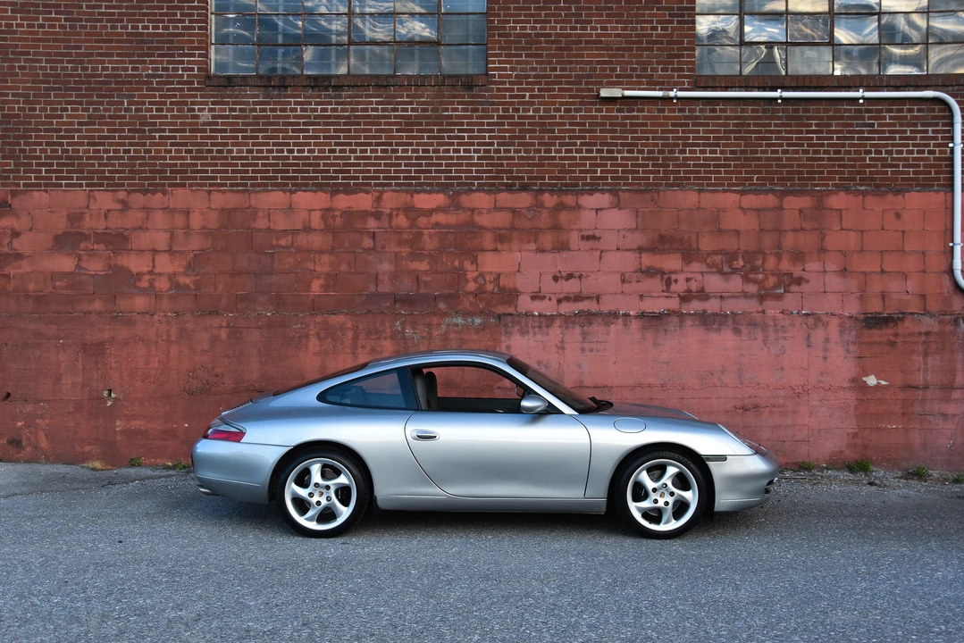 1999 Porsche 996 Carrera - Image 11 of 31