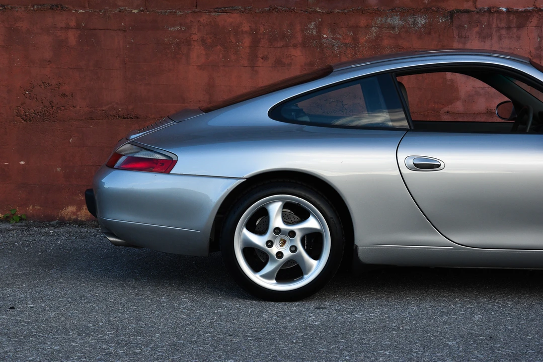 1999 Porsche 996 Carrera - Image 29 of 31