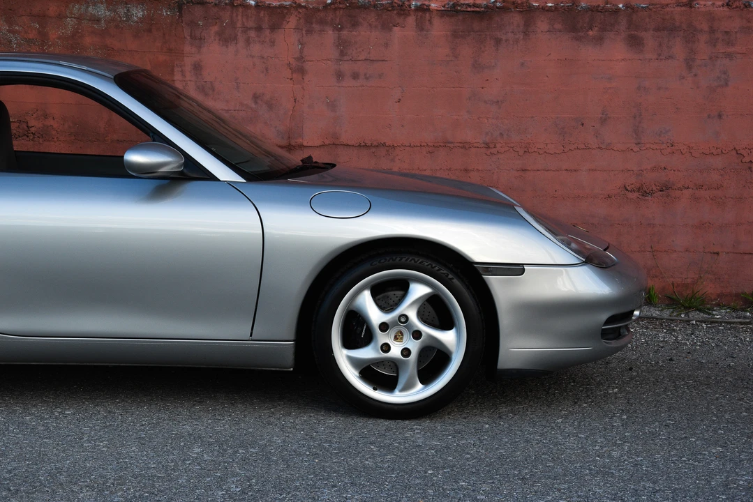 1999 Porsche 996 Carrera - Image 30 of 31