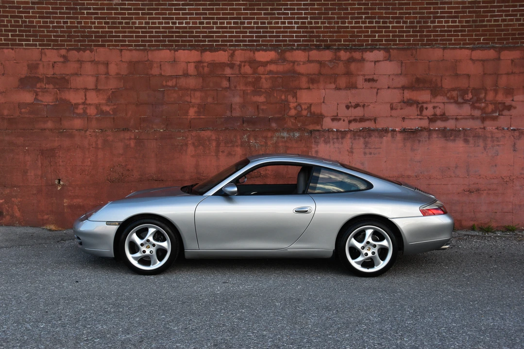 1999 Porsche 996 Carrera - Image 26 of 31