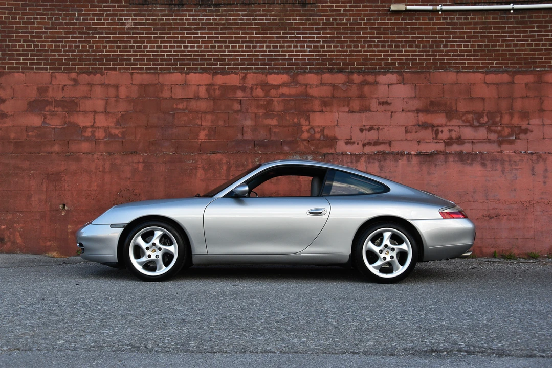 1999 Porsche 996 Carrera - Image 28 of 31