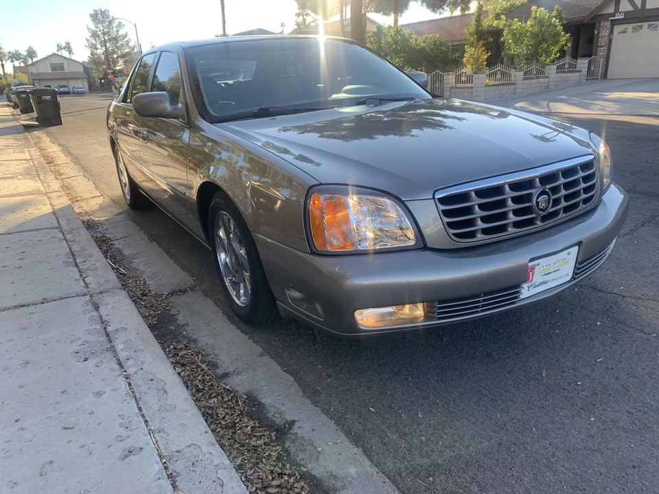2000 Cadillac DeVille 8th Gen - Image 3 of 31