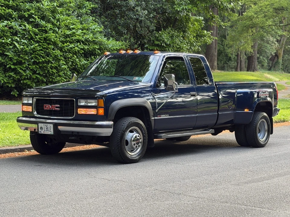 2000 GMC Sierra 1st Gen - Image 2 of 31