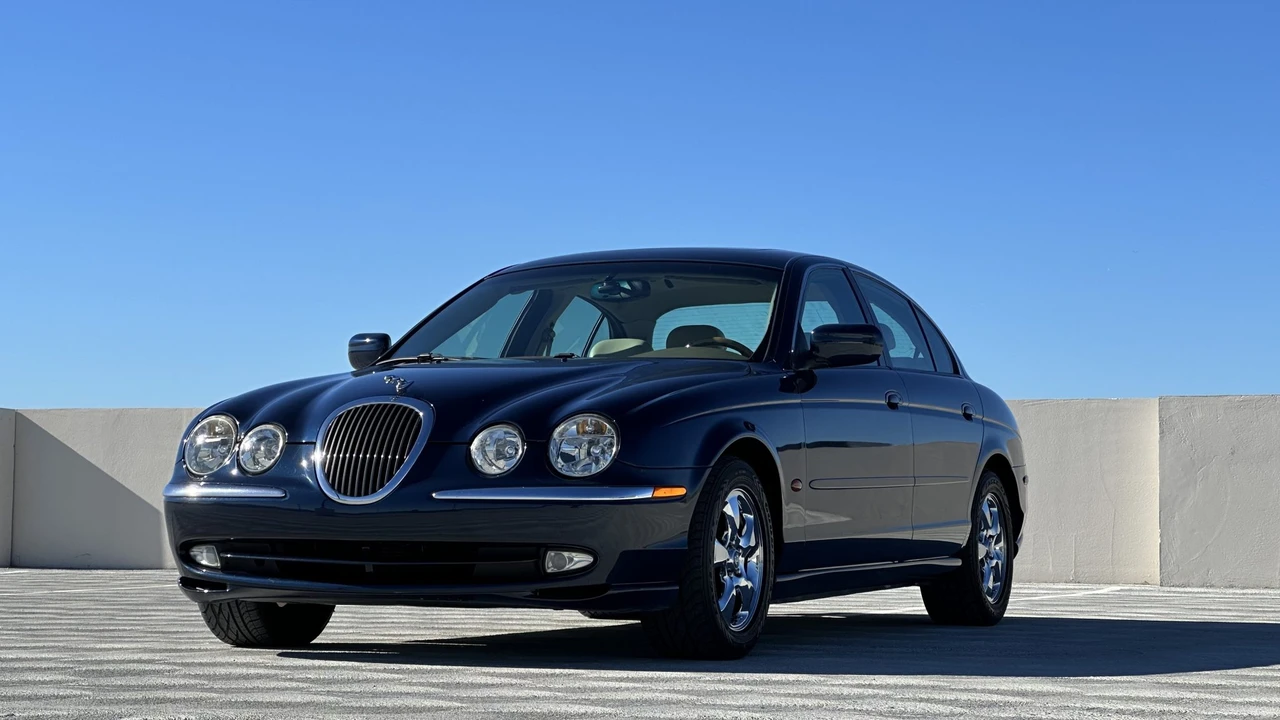 2000 Jaguar S-Type 2nd Gen - Image 2 of 31