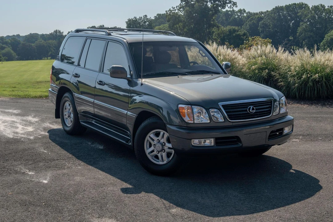 2000 Lexus LX 2nd Gen - Image 29 of 31