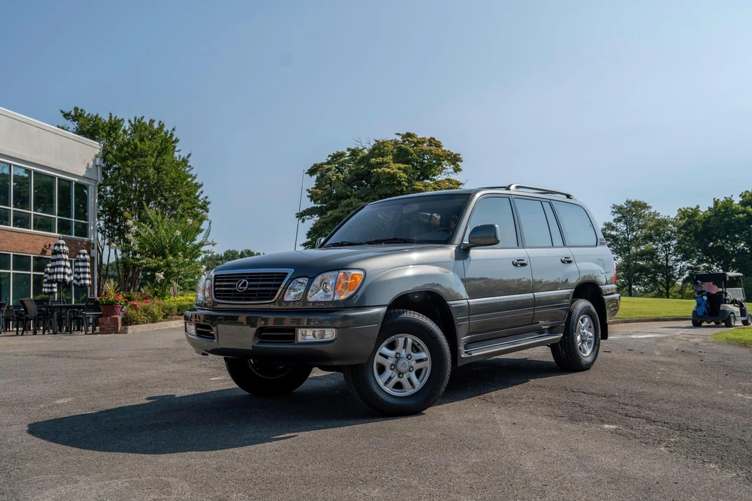 2000 Lexus LX 2nd Gen - Image 12 of 31
