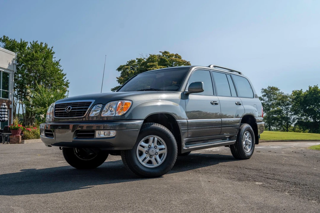 2000 Lexus LX 2nd Gen - Image 6 of 31