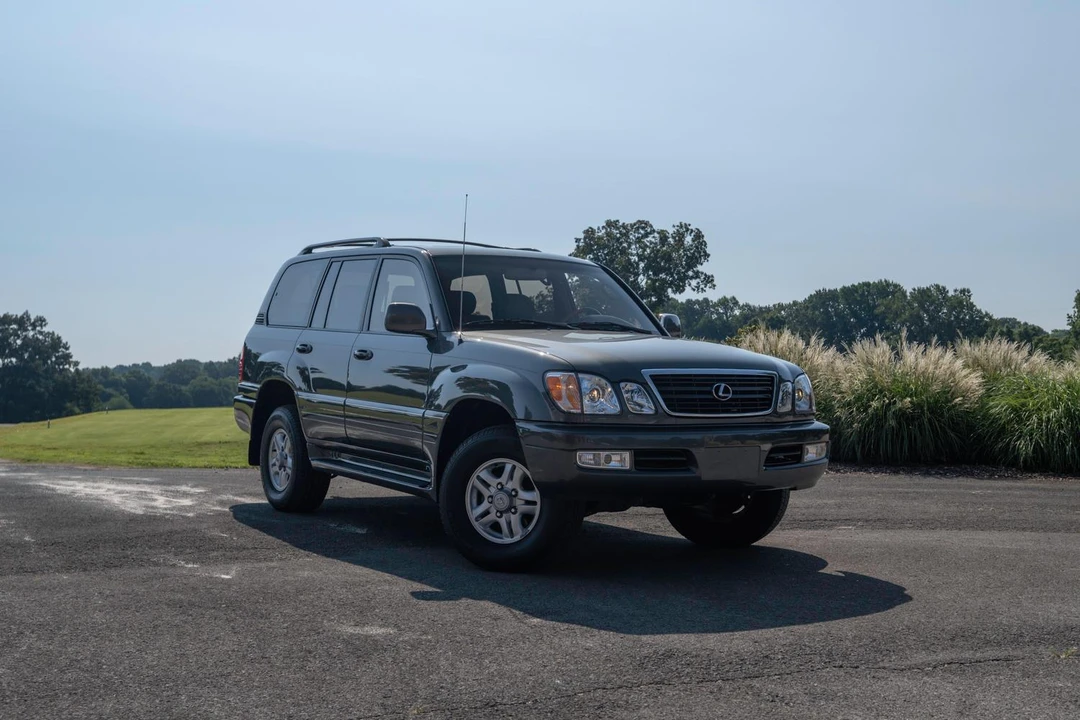 2000 Lexus LX 2nd Gen - Image 31 of 31
