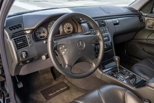2000 Mercedes-Benz W210 E 36 & E 50 & E 55 & E 60 AMG - Image 5 of 7