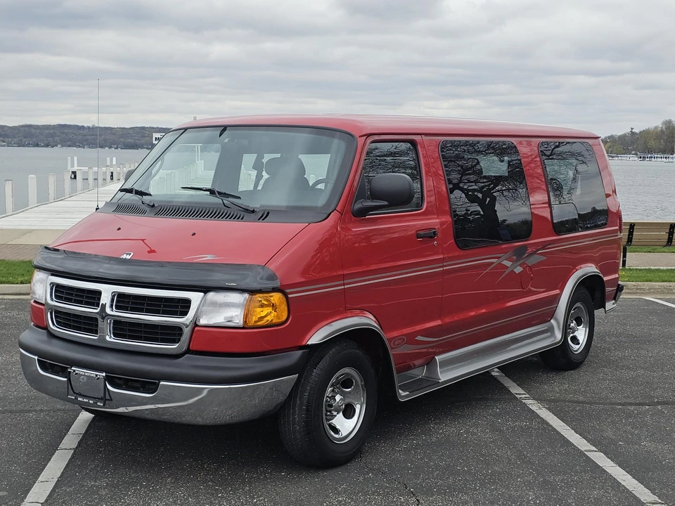 2001 Dodge Ram Van - Image 4 of 31