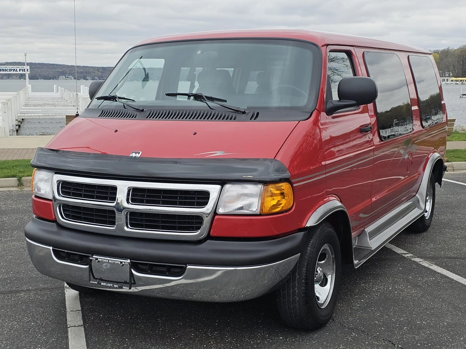 2001 Dodge Ram Van - Image 5 of 31