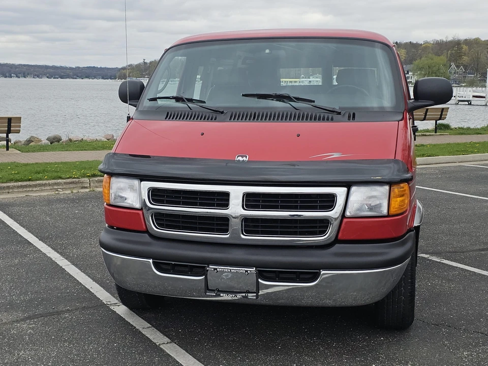 2001 Dodge Ram Van - Image 8 of 31