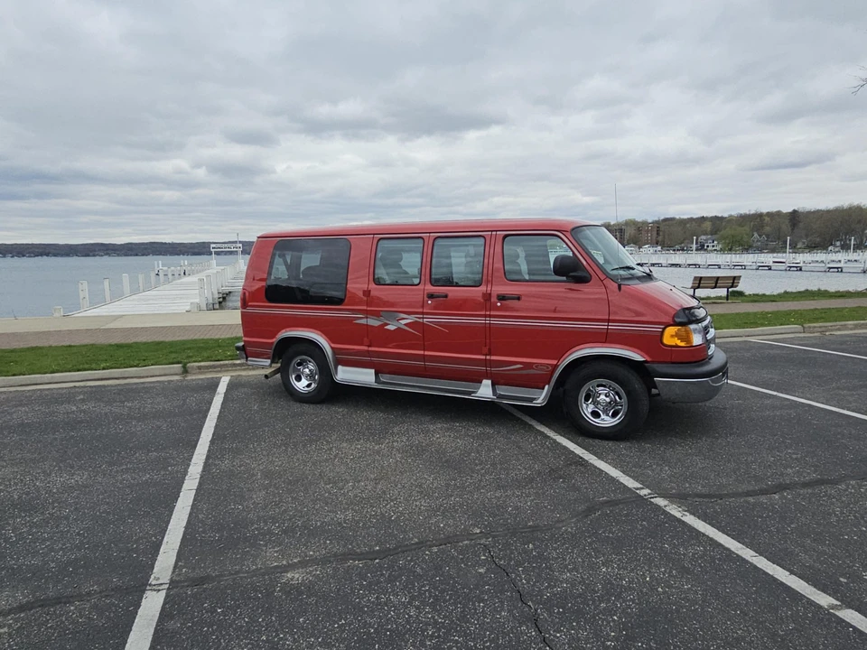 2001 Dodge Ram Van - Image 18 of 31