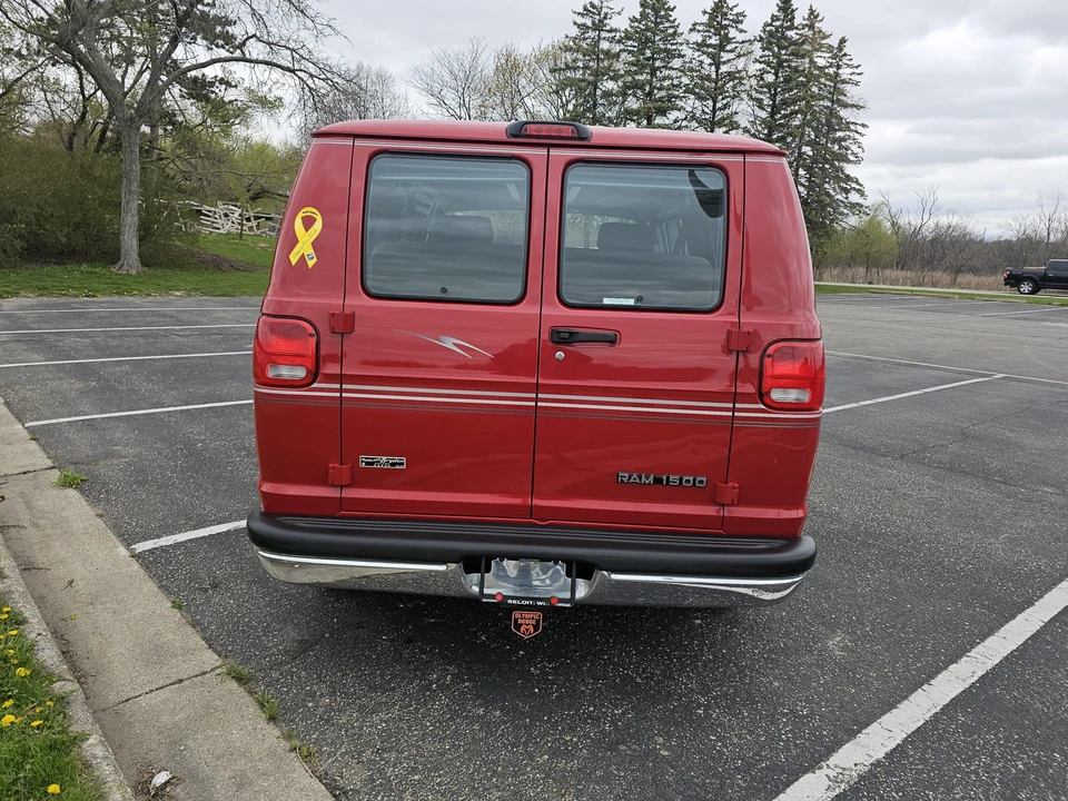 2001 Dodge Ram Van - Image 19 of 31