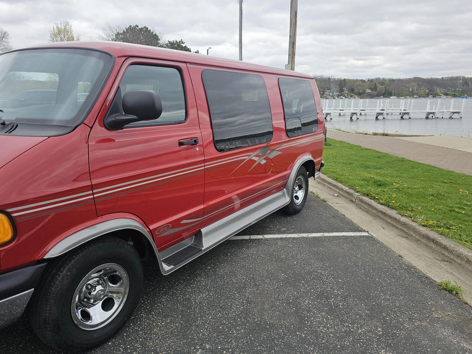 2001 Dodge Ram Van - Image 30 of 31