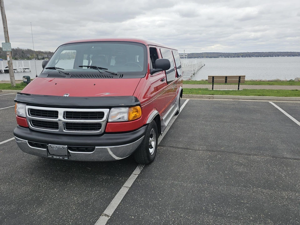 2001 Dodge Ram Van - Image 7 of 31