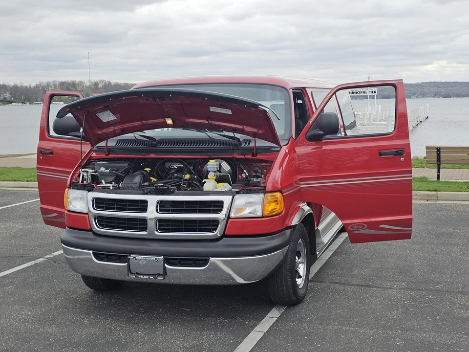 2001 Dodge Ram Van - Image 25 of 31