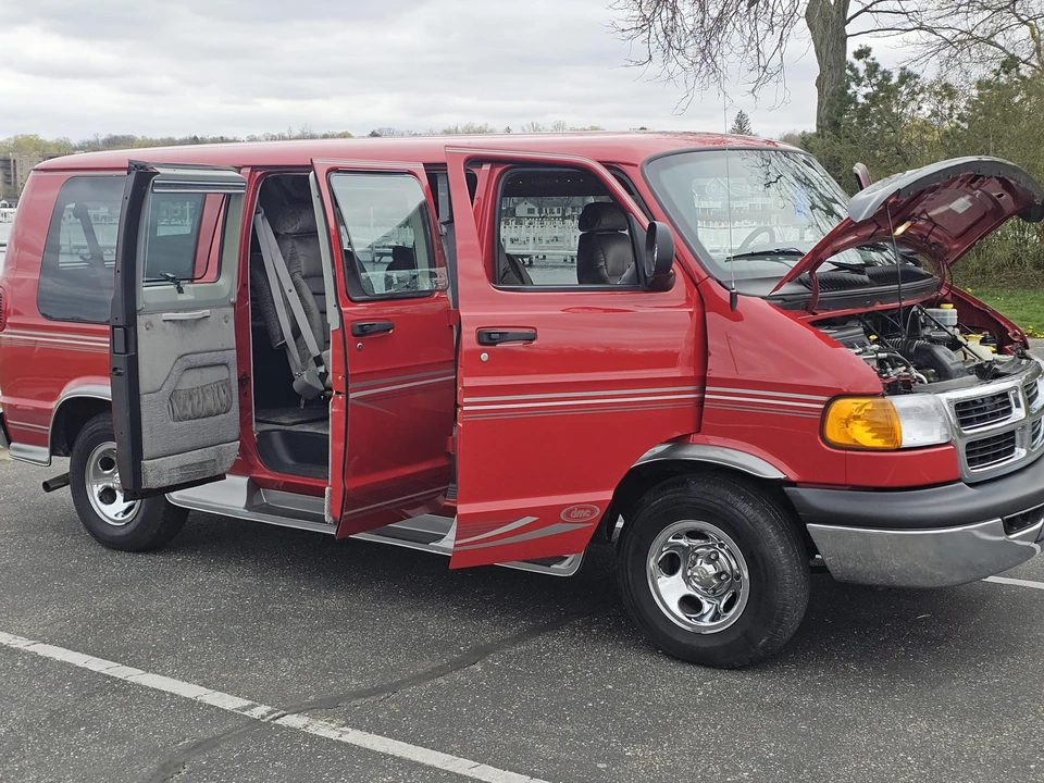 2001 Dodge Ram Van - Image 26 of 31
