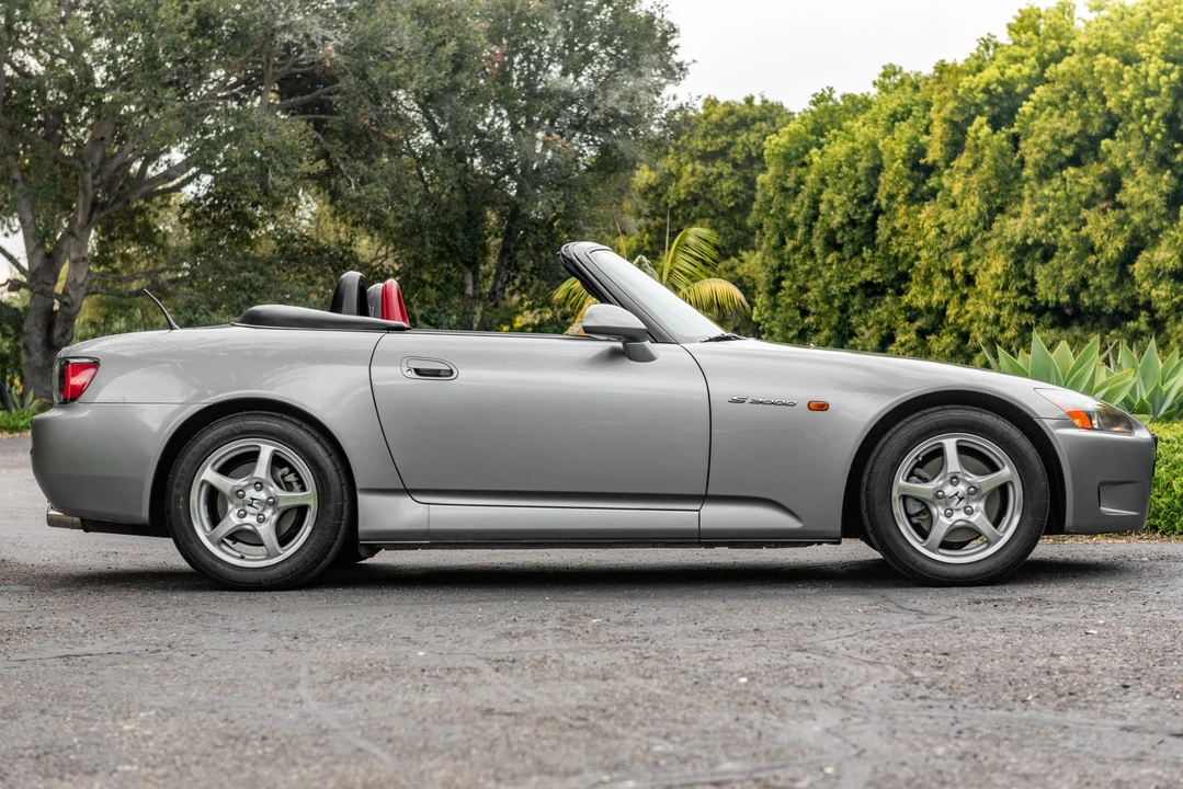 2001 Honda AP1 S2000 - Image 2 of 31