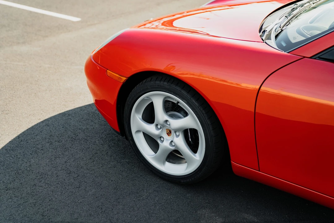 2001 Porsche 996 Carrera - Image 12 of 31