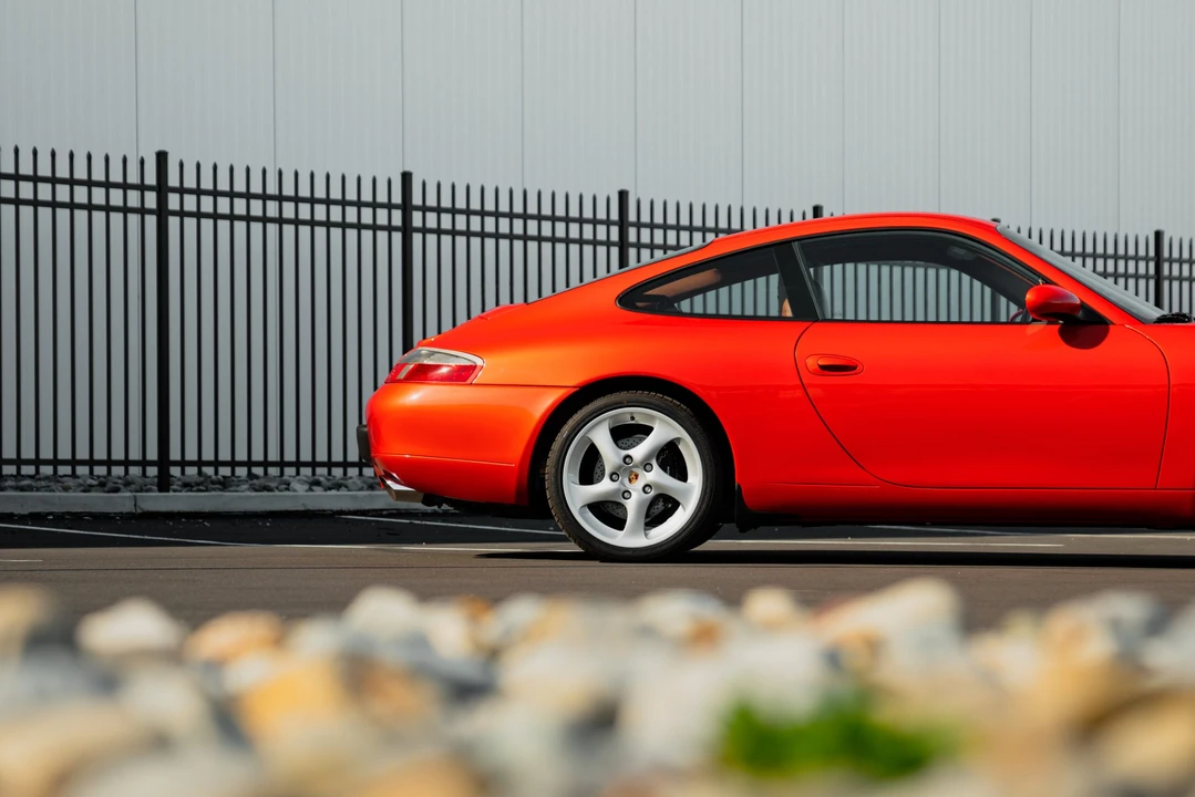 2001 Porsche 996 Carrera - Image 9 of 31