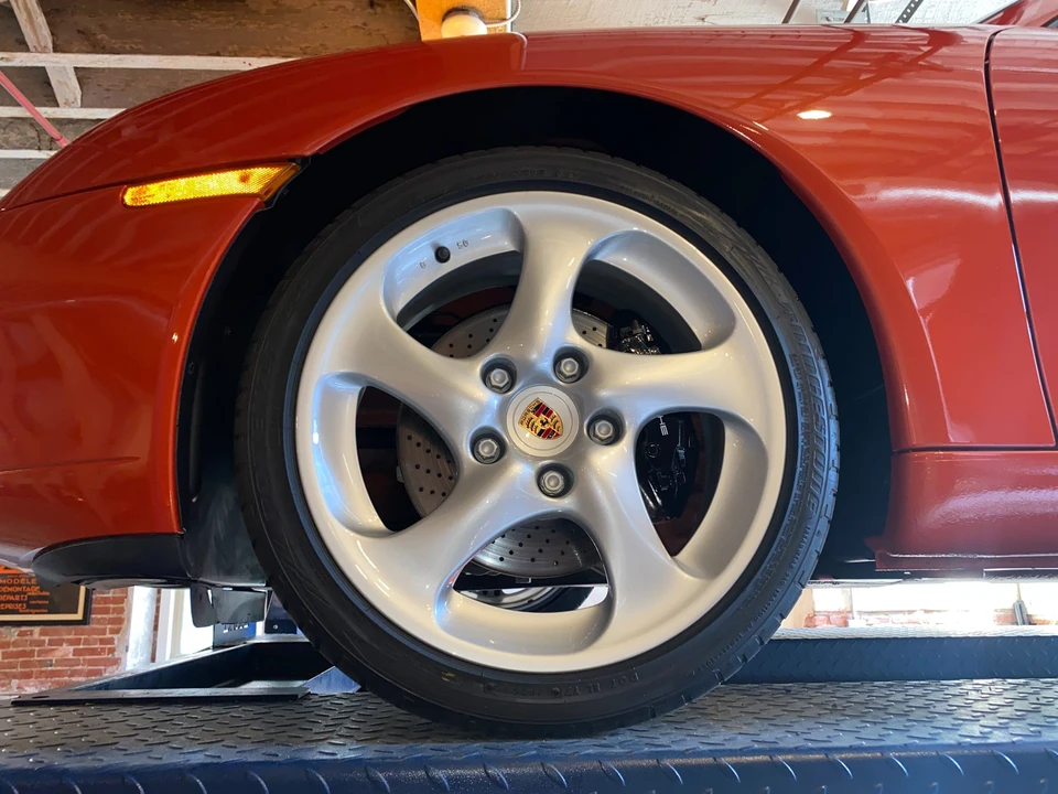2001 Porsche 996 Carrera - Image 19 of 31